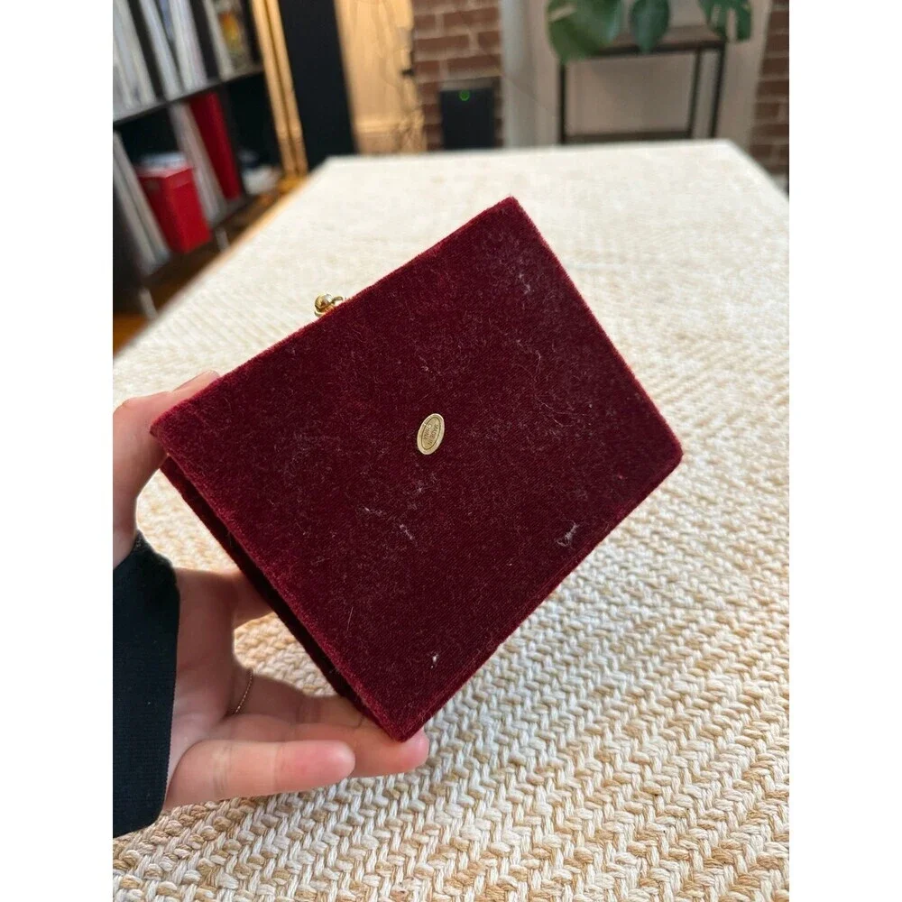 N/A classic red